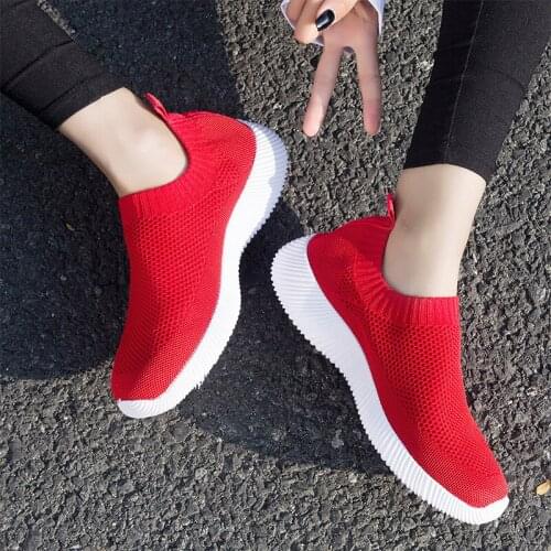 Women Shoes 2021 New Breathable Mesh Womens Sports Shoes Loafers Lightweight Sneaker Socks Casual Flats Vulcanize Shoes