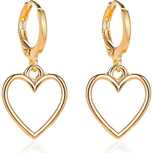 European and American Wind Selling Earrings Simple Hollow Love Earrings Small Fresh Joker Metal Heart Ear Buckle A Generation