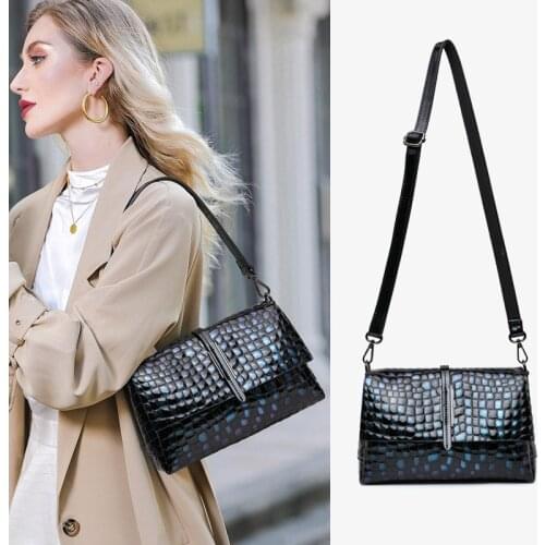 LINDA VICKY Women's Large Clutches