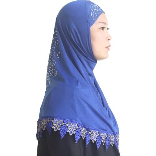 Muslim Woman Girls Hijab Islamic Hijab Scarf One Piece Amira Ice Silk Material Beautiful Lace Diamonds Peacock Pattern Wholesale