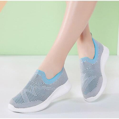 Dazhualong Women's Slip-ons