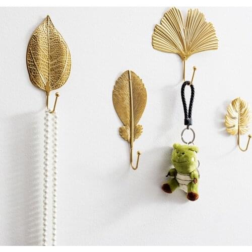 2021 Wholesale Nordic Style Light Luxury Metal Leaves Hook Porch Key Rack To Store Wall Hanging Creative Entrance Pendant