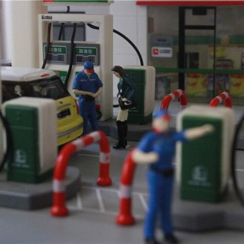 1:64 Set of 4 Resin Dolls Playset Figures Model Toys Repair Men and Woman Gas Station Scene for Girls Boys Shop Pretend Gift