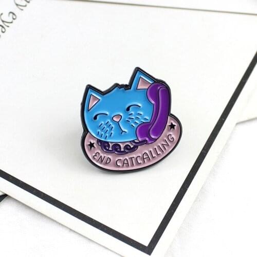 Cartoon smiling cat landline phone call enamel enamel brooch cute cat jewelry pet shop personality clothes backpack badge gift
