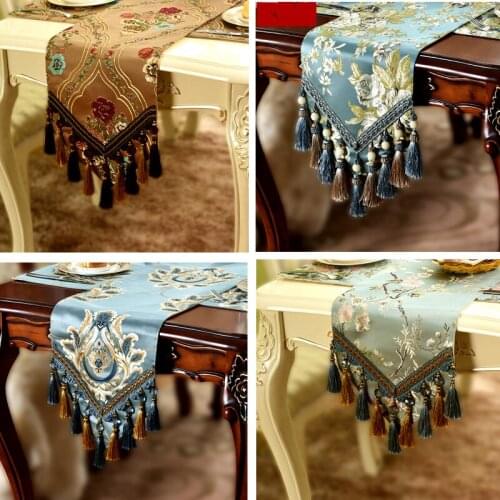 European Luxury Chenille Jacquard Fabrics Table Runner Red Pendant Table Flag Placemat Wedding Banquet Table Decoration Cloth S