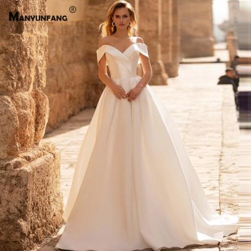 2021 New Arrival Off the Shoulder Satin Bridal Ball Gown Custom Made Sweetheart Neck Lace Up Back Court Train Wedding Dress