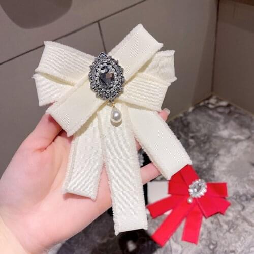 Korean Fabric Crystal Bowknot Brooch Pin Pearl Bow Tie Necktie Shirt Collar Pins Luxulry Jewelry Gifts for Women Accessories