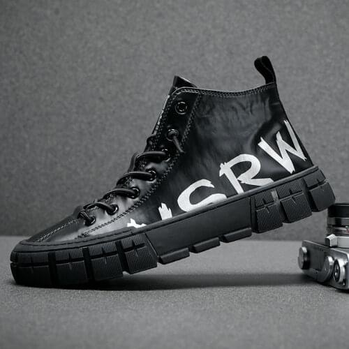 Winter tooling Martin boots mens middle-top Korean style trendy leather boots mens British casual black high-top leather shoes