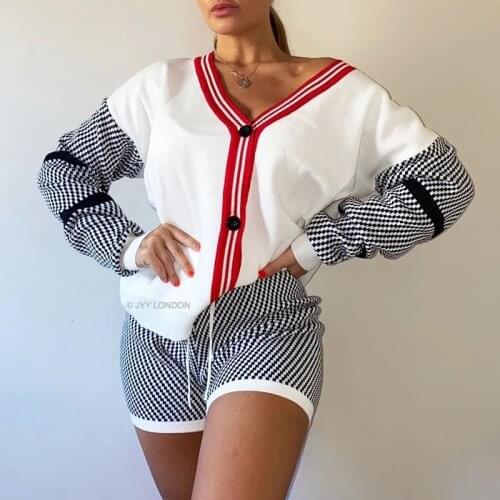 2021 spring new knitwear Korean version of light mature wind age reduction cardigan sweater high waist shorts plaid