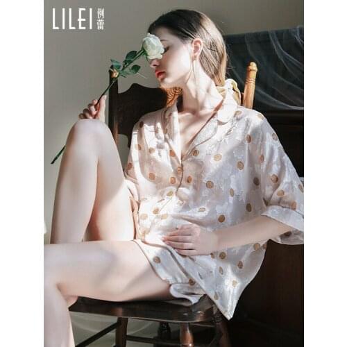 Summer short-sleeved suit two-piece ice silk retro loose jacquard tassel spring and summer home service can be worn outside