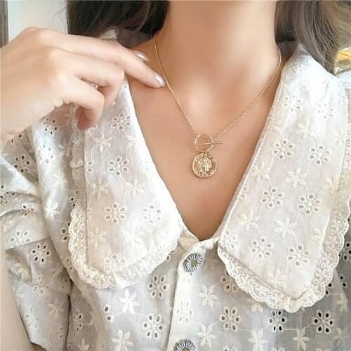 Simple Beauty Portrait Coin Pendant Necklaces for Women Gold Color Metal Coin Toggle Clasp Circle Chokers Necklace Retro Jewelry
