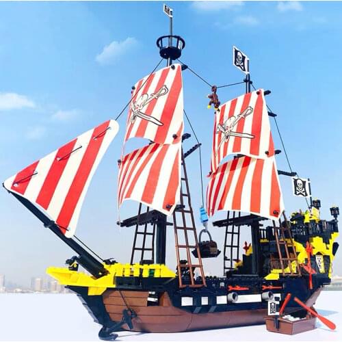 310 Enlighten Building Block Pirates And Royal Guards Battle Castle 366pcs Educational Bricks Toys For Childern Birthdays Gifts