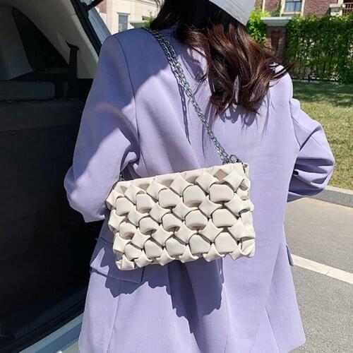 Small bag female 2021 new trendy bag female texture shoulder bag net red braided chain messenger small square bag