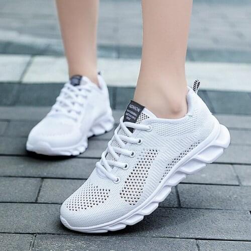 Hollow Sports Shoes Breathable Mesh Womens Casual Running Shoes Fashion Walking Shoes Summer 2021