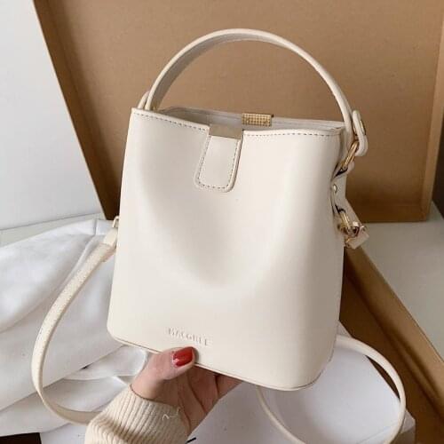 2021 New Trendy Fashion Spring and Summer Portable Bucket Bag High-quality Simple One-shoulder Messenger Bag Popular Female Bag