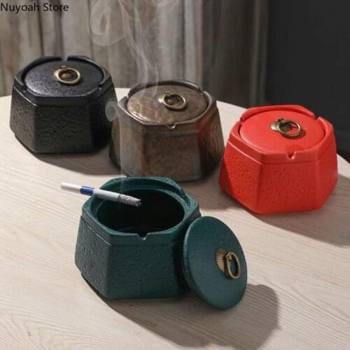 Retro Ceramic Ashtray with Lid Office Anti-fly Ash Storage Box Copper Buckle Ashtray Ornaments Desktop Decoration Accessories