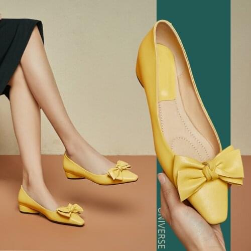 Universe Leather Pumps