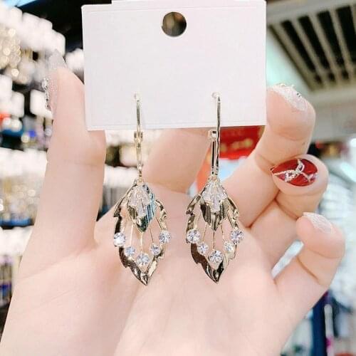 2021 new trendy geometric leaf earrings earrings super flashing simple Korean style thin face earrings women