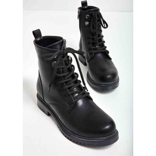 Merr Fashion Footwear