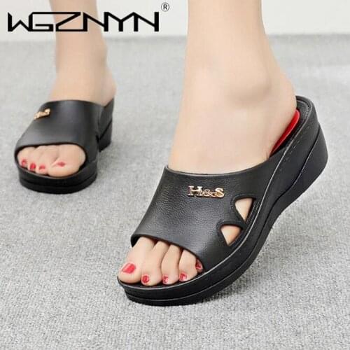 NEW Slippers Women Bathroom Shoes Slides Anti-slip Summer Outdoor Indoor Home Slippers Household Bath Sandals Shoes Women 2021