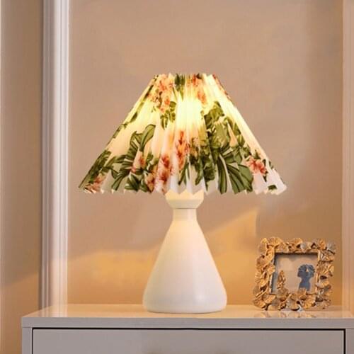 Korean Pleated Table Lamp Ins DIY Ceramic Table Lamps for Living Room Home Art Deco Cute Desk Lamp Beside Lamp Nightstand Light
