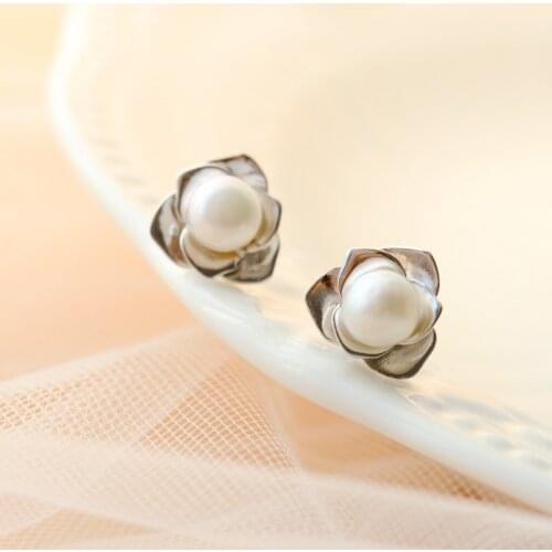 Inlaid Natural Freshwater Pearl 925 Sterling Silver Earstuds Fashion Stereoscopic Flower Earrings Wedding Party Fine Jewelry