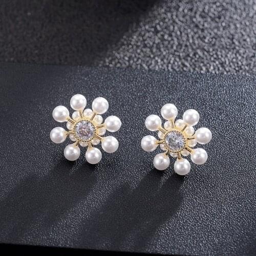Dorado Charm Bijoux Flower Crystal Geometric Simulated Pearl Stud Earrings Cute Romantic Wedding Party Trendy Jewelry Gift 2021
