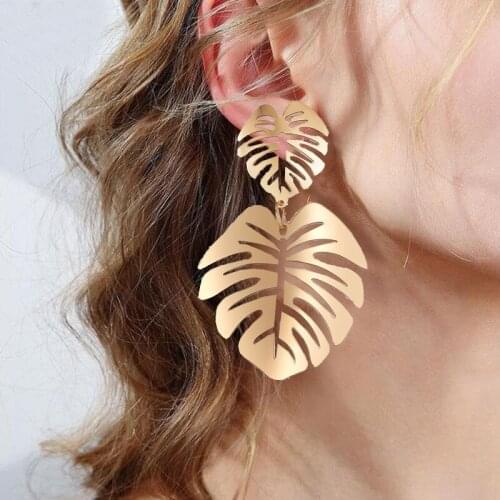Big Gold Color Metal Leaf Drop Earrings for Women Simple Personality Fashion Ear Jewelry Yellow Pink Green White