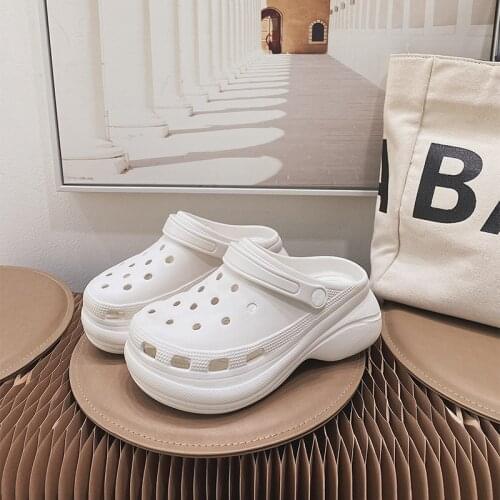 2021 trend Summer shoes Womens Platform Garden Shoes Sandals Clogs for Women Increase Outdoor Croks Beach Slippers Tongs