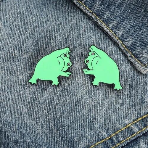Mirror Frog Enamel Pin Custom Cute Animal Brooch Clothing Lapel Badge Pouch Cartoon Jewelry Gift Wholesale for Kids' Friends