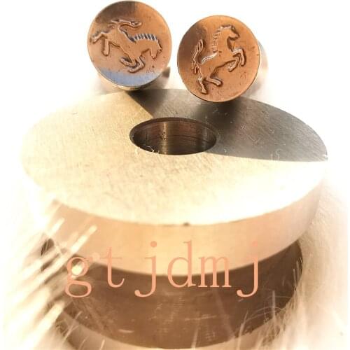 Manual automatic cartoon press die