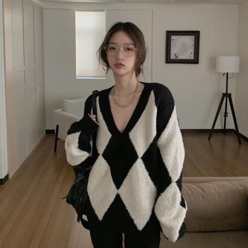 2021 New Casual Black and White Plaid Contrast Color Sweater Womens Loose Outer Wear Idle Style Knitwear Top