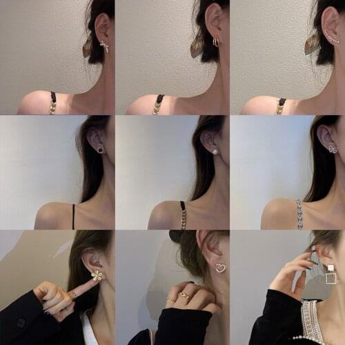 Earrings 2021 Trend Korean Version of The New Fashion Flower Pearl Earrings for Women Retro Simple Temperament Design Jewelry