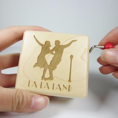 Handmade smilelife Wooden La la land city of stars music box cool brand gifts for birthday Christmas new year free shipping