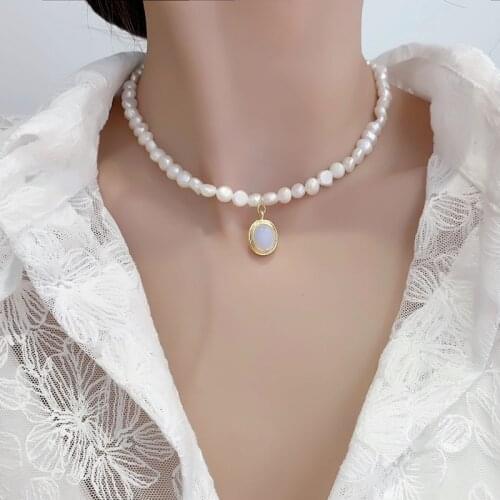 LOVOACC Retro Oval Moonstone Chokers Necklaces for Women Mujer Irregular Baroque Pearl Pendant Necklace Elegant French Jewelry