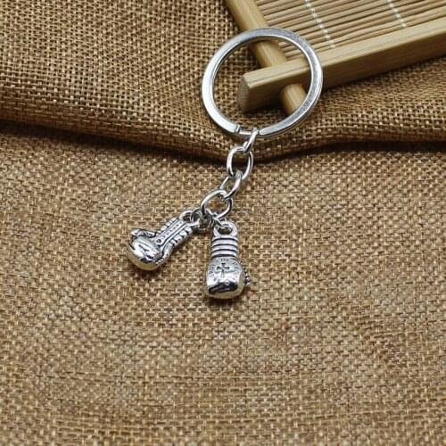 Fashion Keychain Boxing Gloves Pendant Boxer Movement Keychain DIY Fighting Jewelry Mens Car Keyring Souvenir Gift
