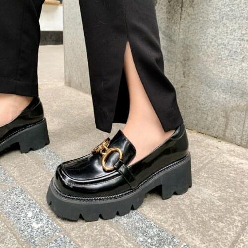 Size 33-41 Natural Genuine Leather Women Chunky Heels Goth Shoes Square Toe Designer Gold Chain Woman Loafers Shoes Gothic Chic