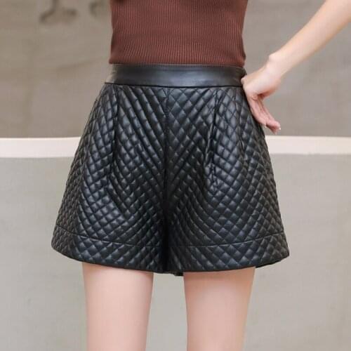 Women Elastic Waist Loose Faux Sheepskin Shorts Ladies Black Wide Leg PU leather Short Pants With Pockets Female Party Clothing