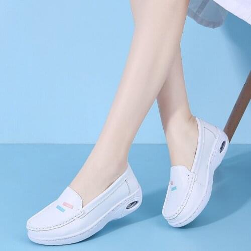 Nurse shoes womens breathable soft bottom leather increased non-slip flat bottom slope heel comfortable and deodorant