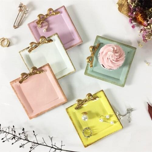 Creative Simple Resin Makeup Organizer Retro Bow-Knot Pattern Dessert Fruit Cake Plates Jewelry Storage Trays Home Decoration