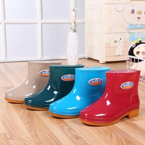 Rain Boots Woman Water Shoes Women Slip On Keep Warm Non-slip Boots Wash The Car Boots Washing shoes