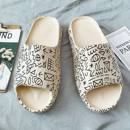 Cartoon Shoes 2021 Luxury Brand Slides Women Slippers Indoor House Slippers Graffiti Casual Beach Slipper Quality Ladies Shoes