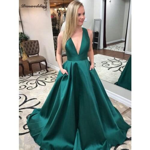 Vintage Satin Prom Dresses Deep V-Neck Sleeveless Court Train A-Line Evening Dress Mexy Backless Satin Bow New Arrival