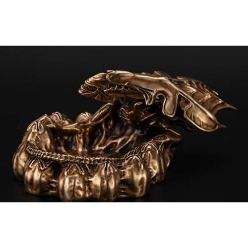 OGRM Alien vs. Predator AVP Bronze Statue Ashtray Metal Cigar Ash Trays For Living Room Car Decoration Collection Gifts For Men