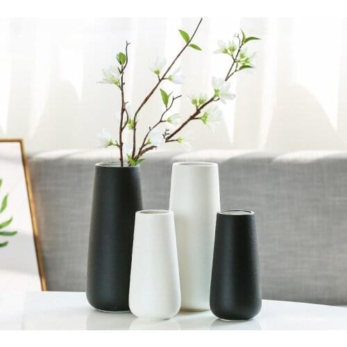 White/Black Ceramic Vases Nordic Style Elegant Decorative Flower Vase Living Room TV Cabinet Table Home Decoration Ornaments
