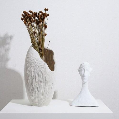 Simple Nordic resin creative art womens small sculpture model study fashion home decoration