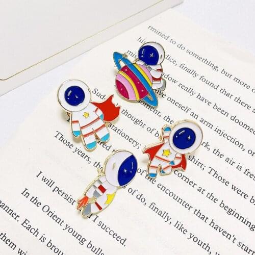 4pcs/set Wholesale Creative Cartoon Space Planet Astronaut Enamel Pins Explore Brooch Badge Cute Jewelry