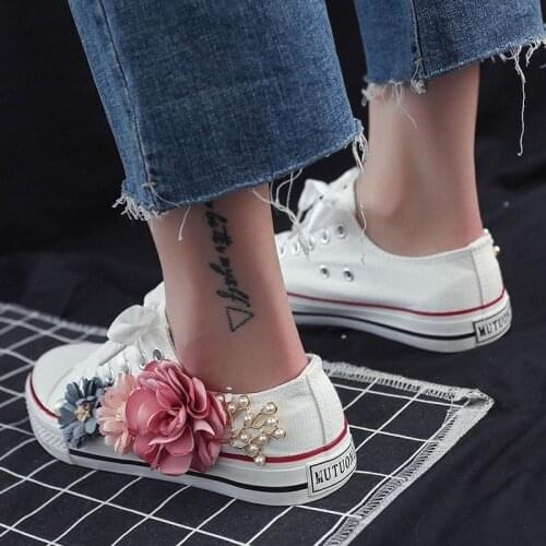 Spring Canvas Shoes Sneakers Womens Casual shoes Womens Handmade Custom Three-dimensional Pearl Flowers White Flat