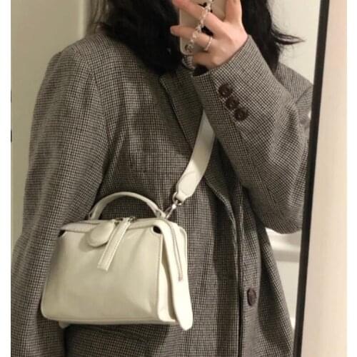 New fashion simple messenger bag Korean one shoulder portable womens bag