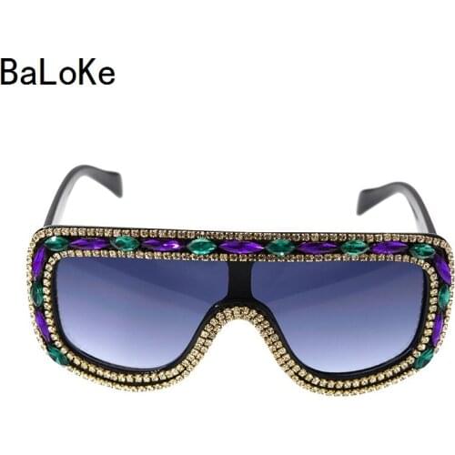 Baroque Retro Square Sunglass women Brand Designer Charm Crystal Ladies sunglasses Summer Sun Beach Flower Sunglasses Decoration